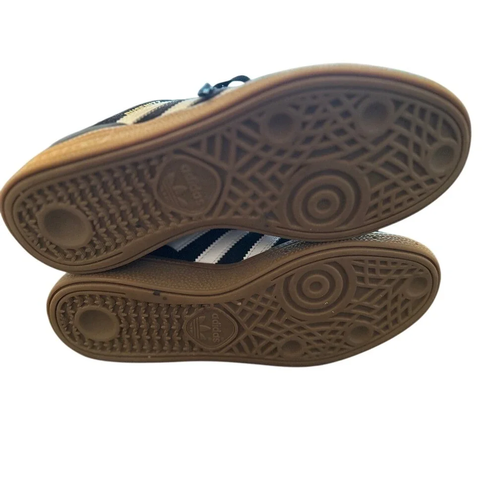 Adidas Busemitz Men's 7.5 Black and White Sneakers‎